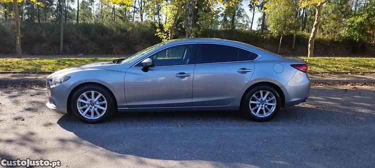 Cinza Usado 2013 Mazda 6 Sky Sedan | € 11.450 - Imagem 1/1