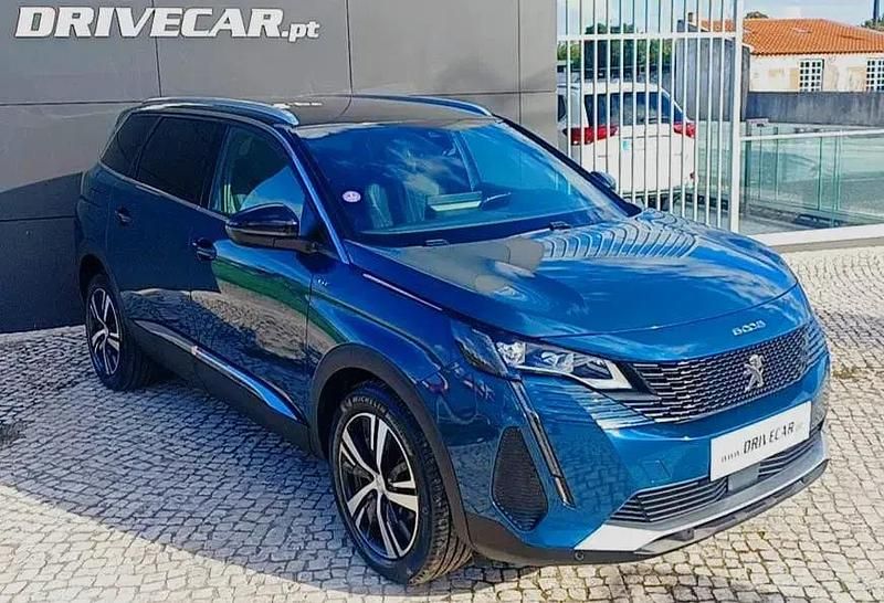 Usado Peugeot 5008 GT 130 HP (95 kW) 2021 Azul escuro SUV