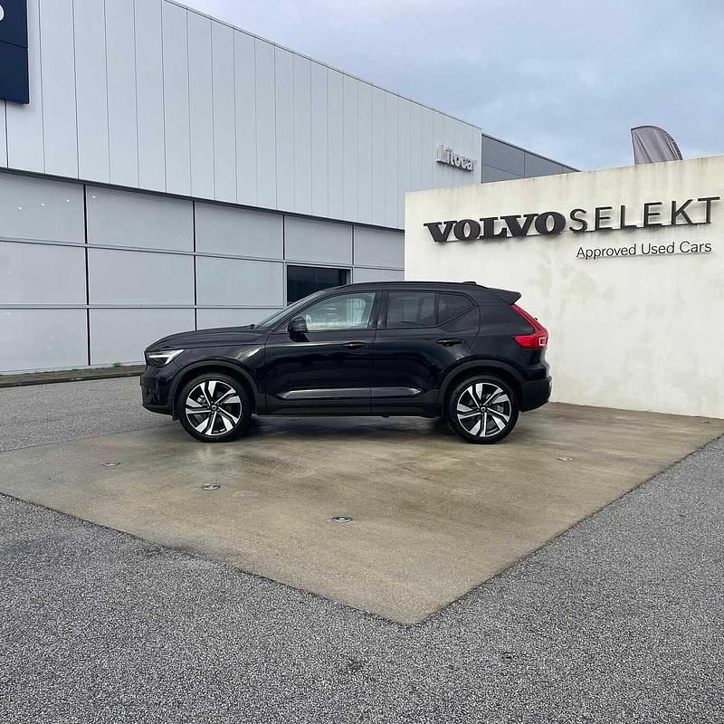 Usado Volvo XC40 163 HP (119 kW) 2025 Preto SUV