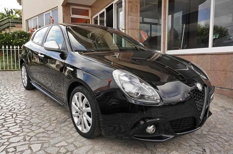 Usado Alfa Romeo Giulietta 105 HP (77 kW) 2014 Preto Citadino