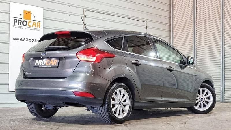 Usado Ford Focus Titanium 120 HP (88 kW) 2018 Cinza