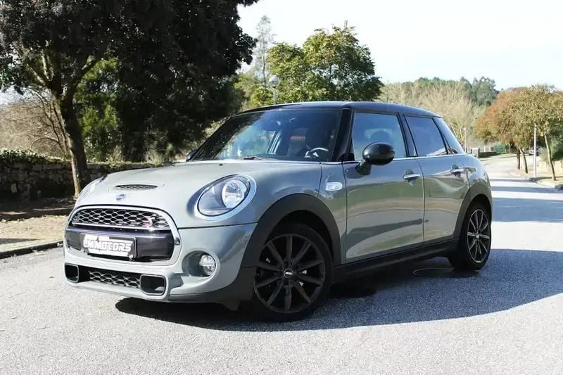 Cinzento Usado 2018 Mini Cooper S Citadino | € 23.990 (Preço justo) - Imagem 1/4
