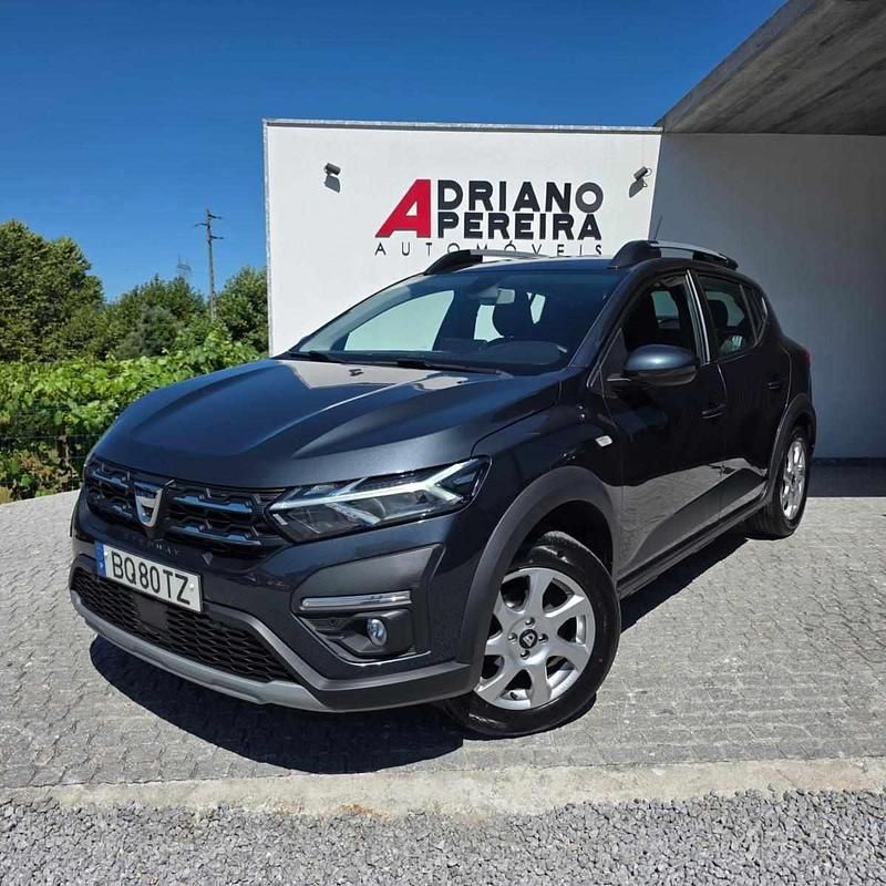 Cinza Usado 2021 Dacia Sandero Comfort Citadino | € 13.990 (Preço justo) - Imagem 1/4