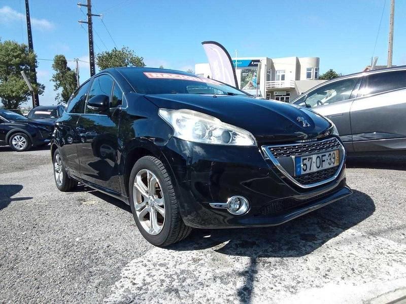 Preto Usado 2013 Peugeot 208 Active Citadino | € 8.900 (Preço justo) - Imagem 1/4
