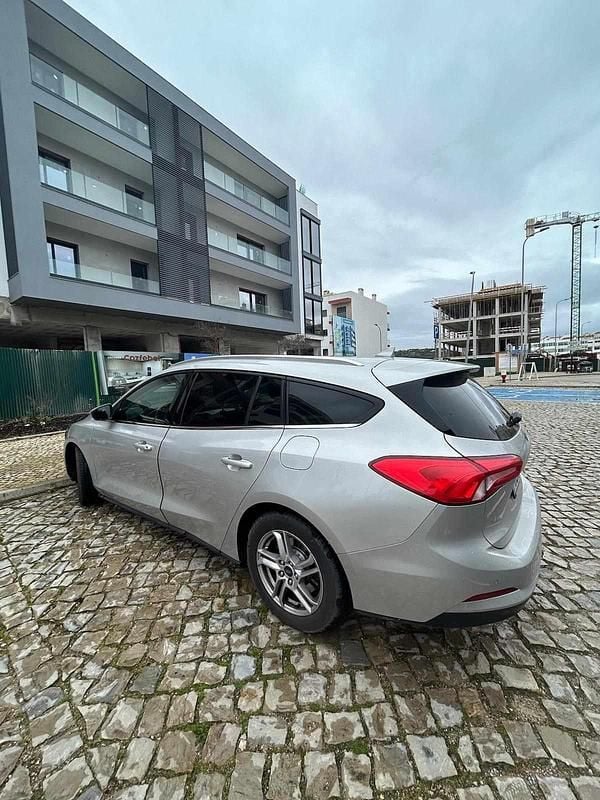 Usado Ford Focus 109 HP (80 kW) 2019 Cinzento Carrinha
