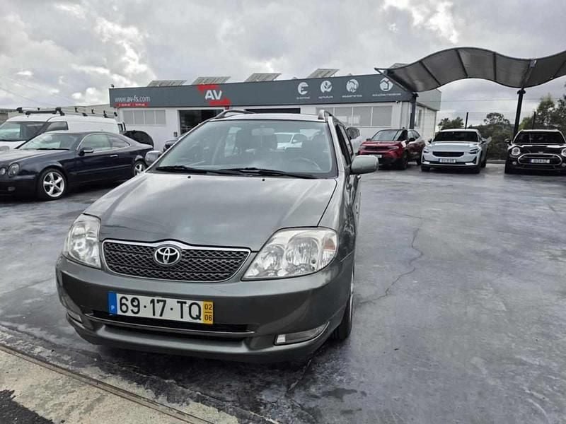 Cinzento Usado 2002 Toyota Corolla Citadino | € 4.750 (Preço justo) - Imagem 1/4