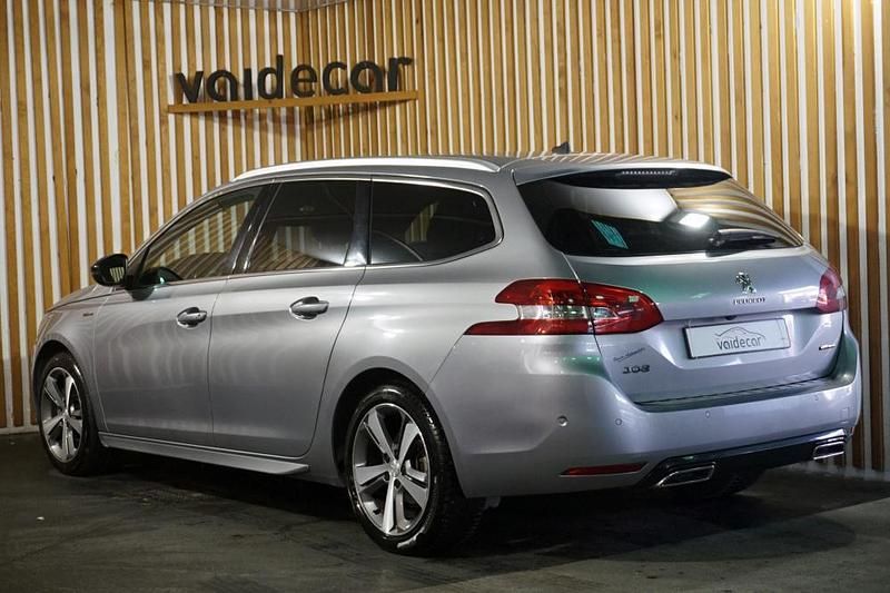 Usado Peugeot 308 GT-line 130 HP (95 kW) 2018 Cinza