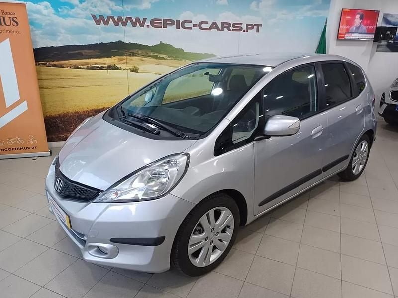 Cinzento Usado 2013 Honda Jazz Exclusive Citadino | € 12.890 - Imagem 1/4