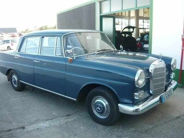Azul Usado 1964 Mercedes 190 | € 22.500 - Imagem 1/3