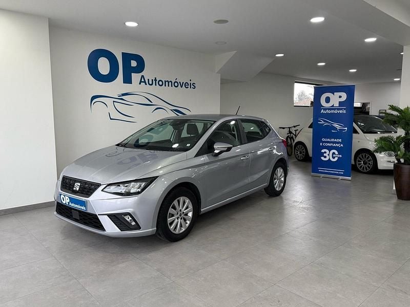 Usado Seat Ibiza Style 95 HP (69 kW) 2022 Cinzento Citadino
