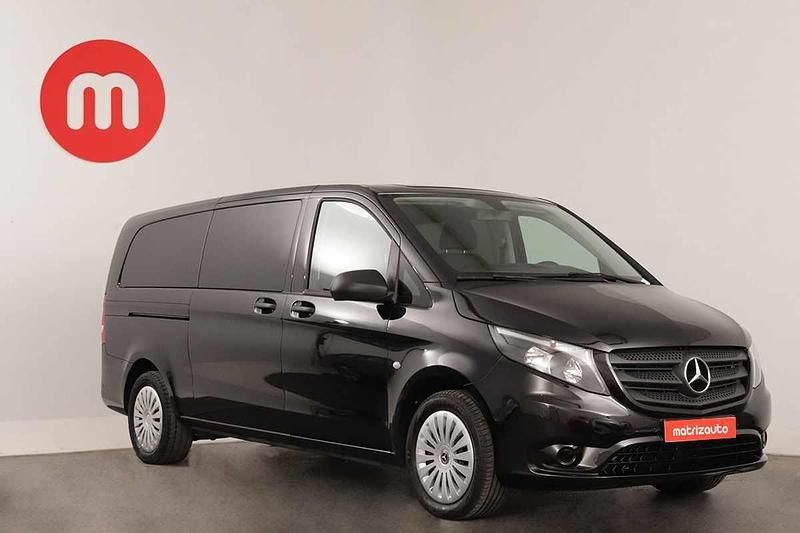 Preto Usado 2020 Mercedes Vito Monovolume | € 48.199 - Imagem 1/4