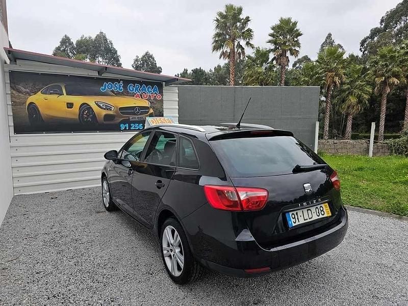 Usado Seat Ibiza 105 HP (77 kW) 2010 Preto Sedan