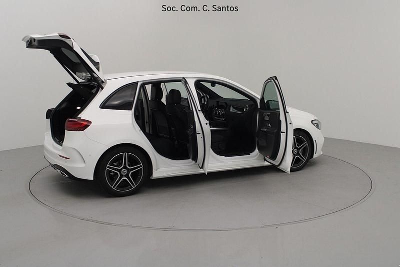 Usado Mercedes B180 AMG 116 HP (85 kW) 2023 Branco Monovolume