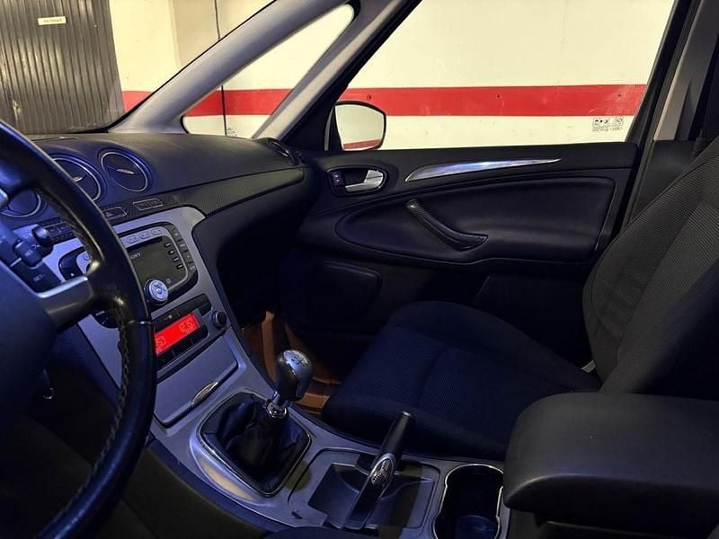 Usado Ford S-MAX Titanium 125 HP (91 kW) 2009 Preto Monovolume