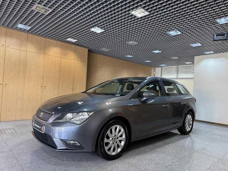 Usado Seat Leon ST 110 HP (80 kW) 2015 Cinzento Carrinha