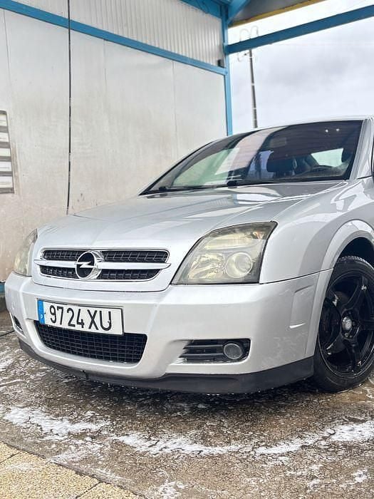 Usado Opel Vectra GTS 150 HP (110 kW) 2004 Sedan