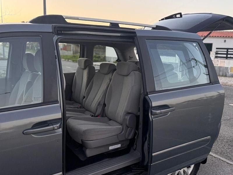 Usado Kia Carnival 180 HP (132 kW) 2006 Monovolume