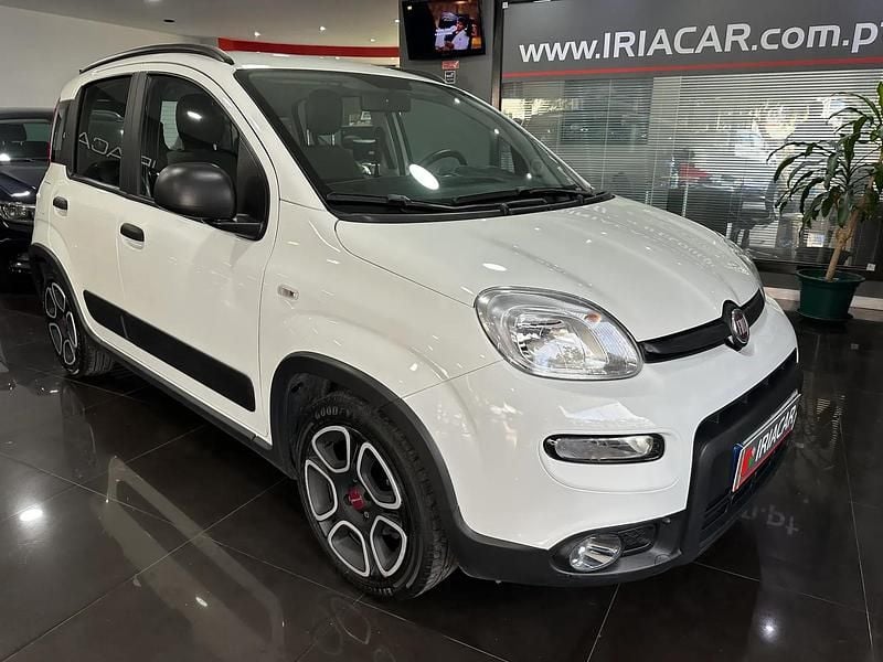 Usado Fiat Panda Cross Cross 70 HP (51 kW) 2022 Branco Citadino