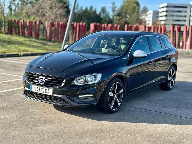 Preto Usado 2018 Volvo V60 Carrinha | € 15.990 - Imagem 1/4