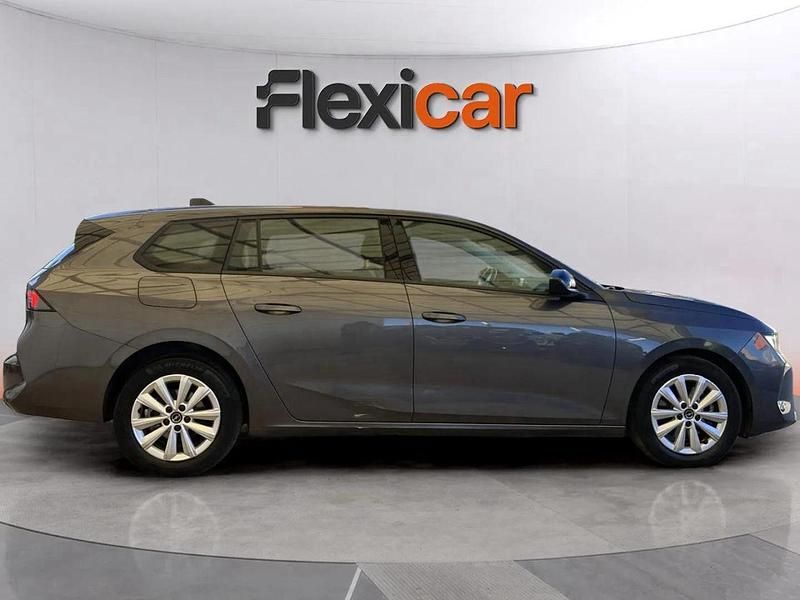 Cinza Usado 2024 Opel Astra Edition Sedan | € 24.980 (Preço justo) - Imagem 1/4