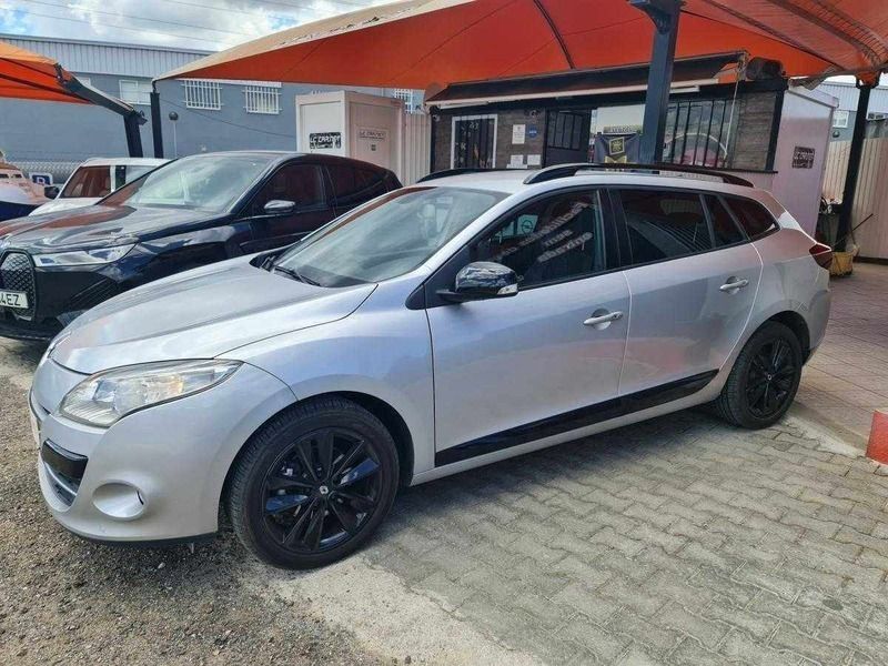 Cinzento Usado 2009 Renault Mégane III Carrinha | € 7.990 (Preço elevado) - Imagem 1/4