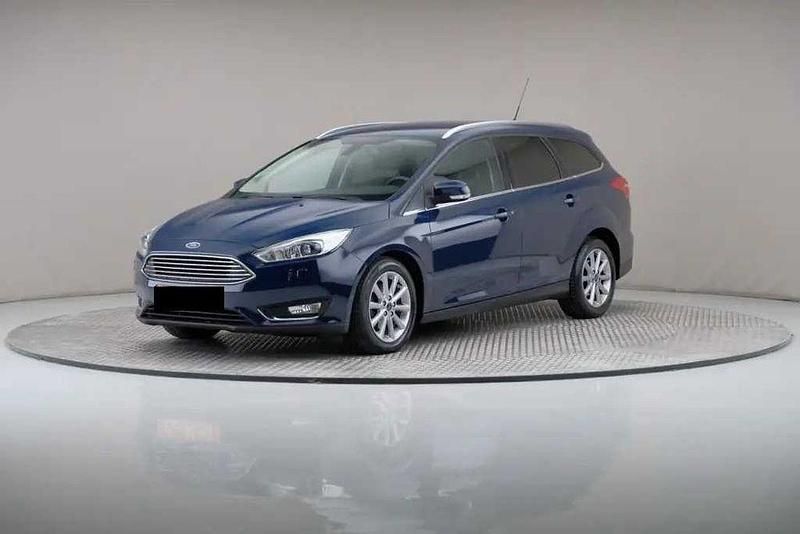 Usado Ford Focus Titanium 120 HP (88 kW) 2016 Azul Sedan