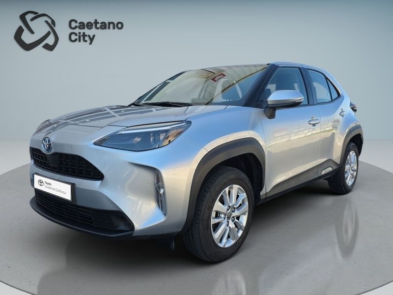 Cinza (pintura metalizada) Usado 2024 Toyota Yaris Comfort Sedan | € 26.500 (Preço elevado) - Imagem 1/4