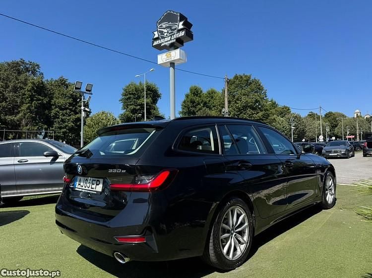 Preto Usado 2021 BMW 330e Carrinha | € 29.500 (Bom preço) - Imagem 1/1