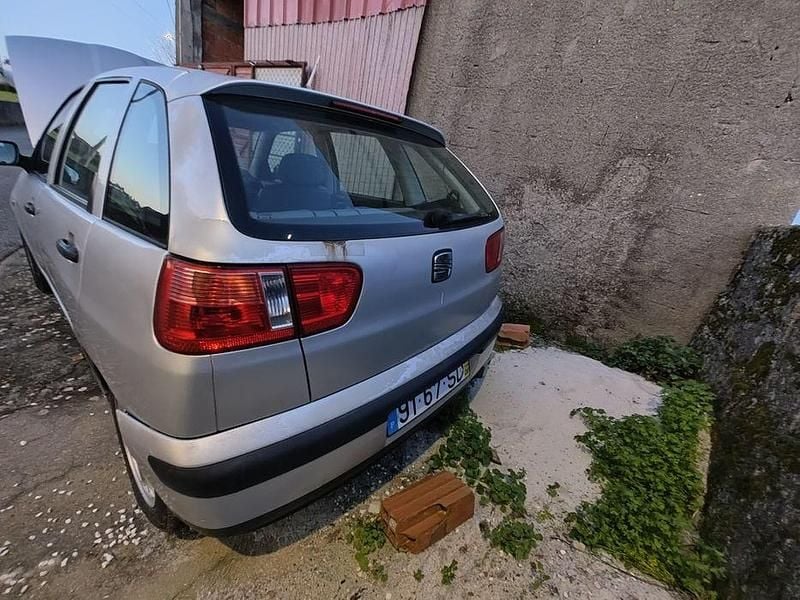 Usado Seat Ibiza 50 HP (36 kW) 2001 Sedan