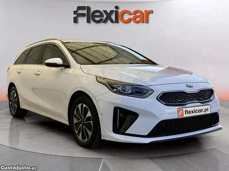 Branco Usado 2022 Kia Ceed Sportswagon Carrinha | € 20.490 (Preço justo) - Imagem 1/1