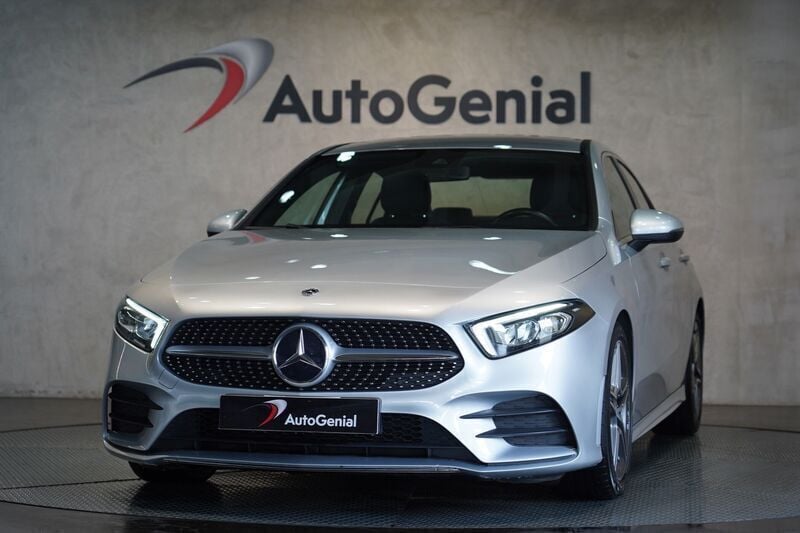 Cinza Usado 2021 Mercedes A180 AMG line | € 31.990 - Imagem 1/4