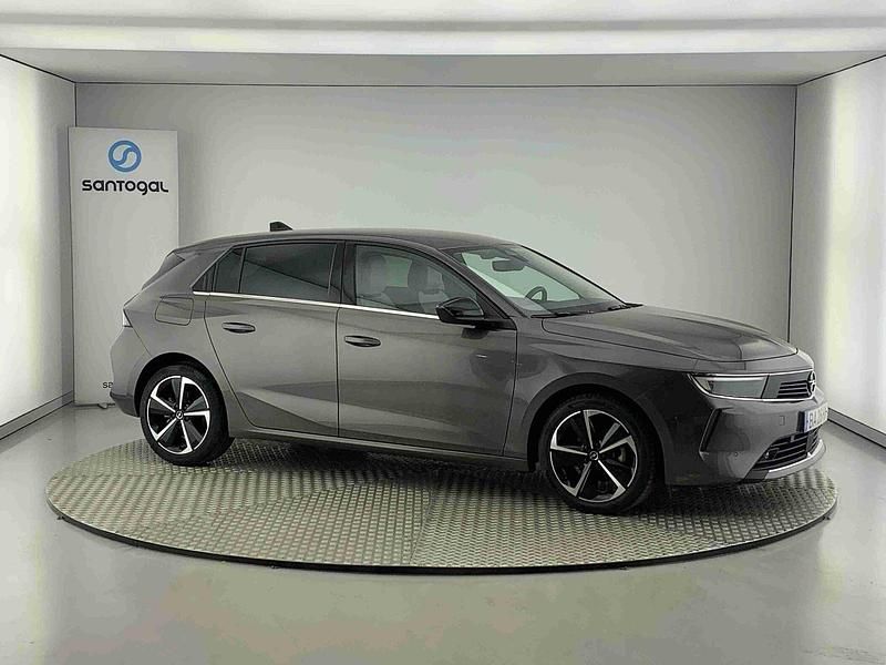 Cinzento Usado 2023 Opel Astra Elegance | € 20.490 (Bom preço) - Imagem 1/4