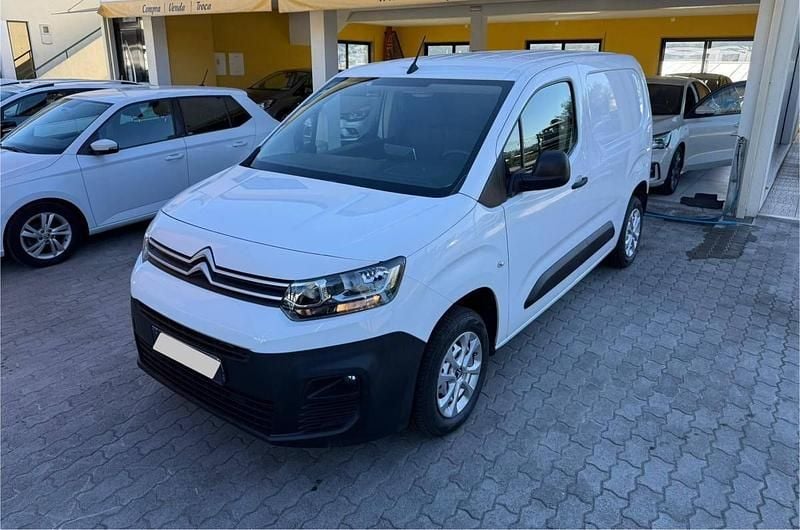 Branco Usado 2021 Citroën Berlingo Monovolume | € 13.500 (Preço justo) - Imagem 1/4