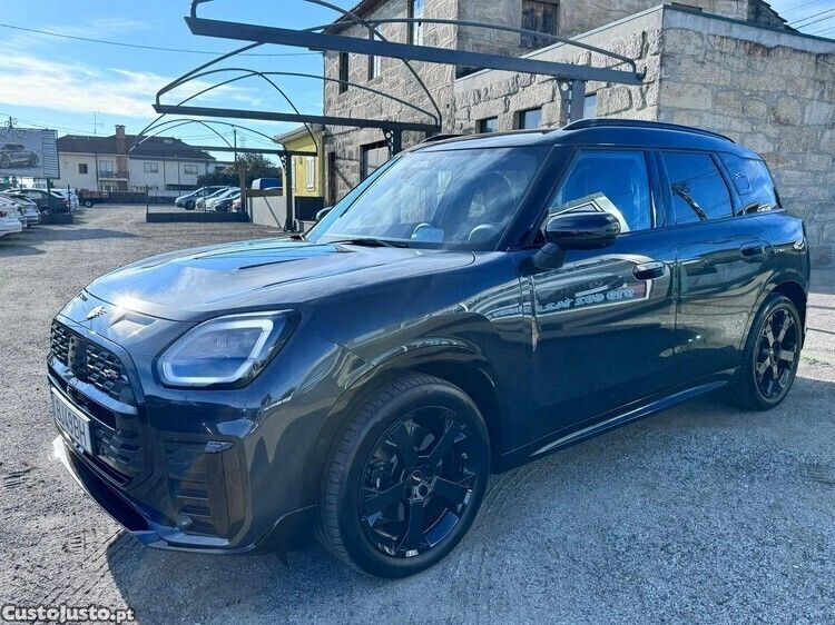 Cinza Usado 2024 Mini Cooper Countryman SUV | € 49.990 - Imagem 1/1