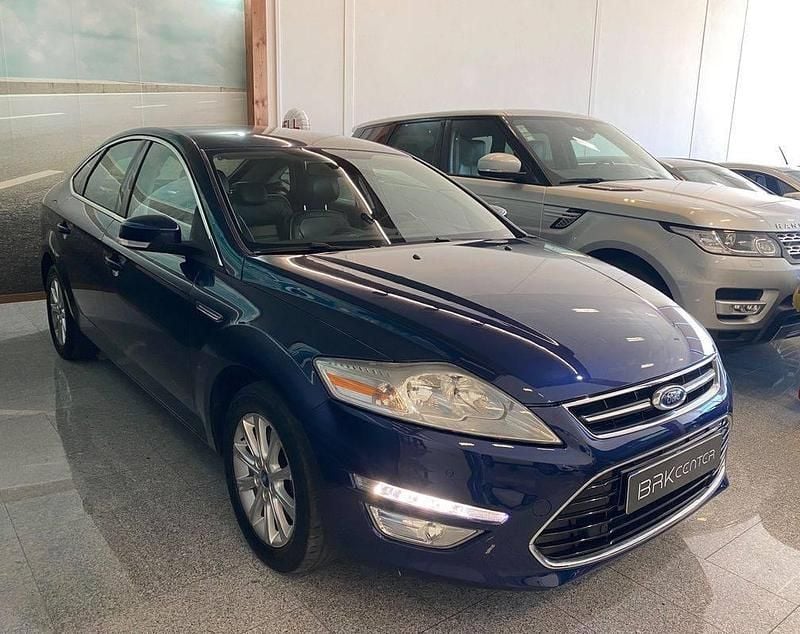 Usado Ford Mondeo 140 HP (102 kW) 2013 Azul