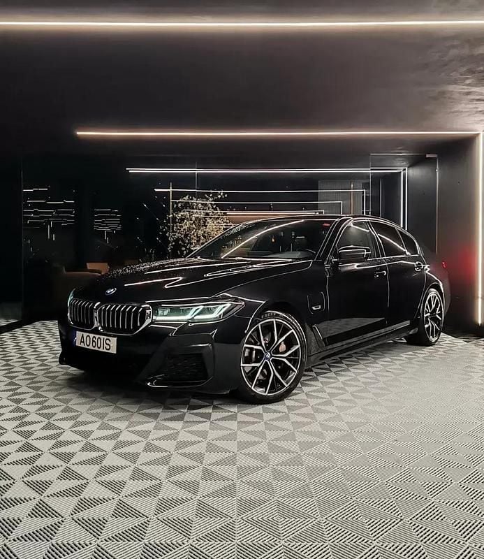 Usado BMW 520 204 HP (150 kW) 2022 Preto Sedan