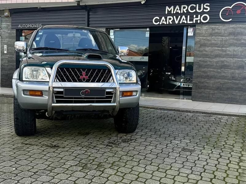 Usado Mitsubishi L200 115 HP (84 kW) 2002 Verde Pickup