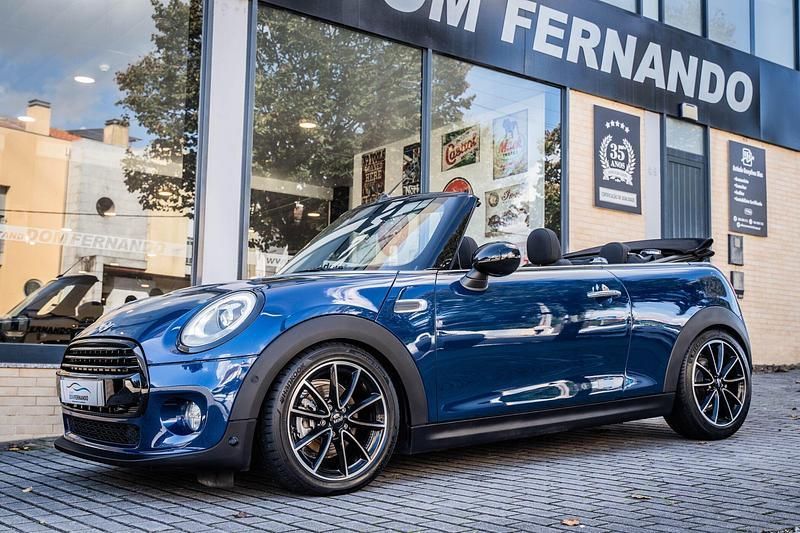Usado Mini Cooper Cabriolet Special Edition 136 HP (100 kW) 2016 Azul Cabrios