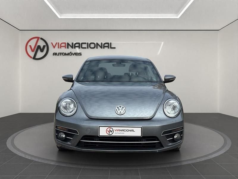 Usado VW Beetle 110 HP (80 kW) 2018 Cinza Citadino
