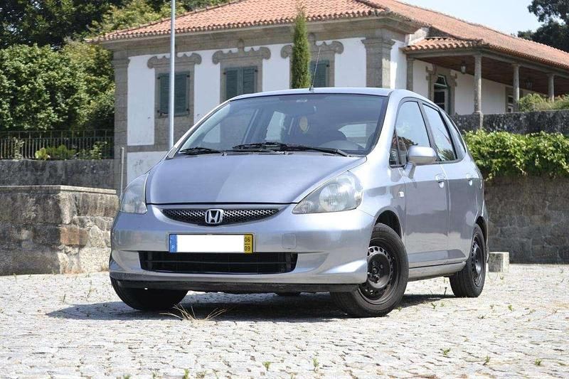 Cinzento Usado 2006 Honda Jazz Citadino | € 3.850 (Preço justo) - Imagem 1/3