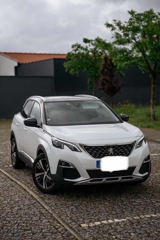 Branco Usado 2017 Peugeot 3008 Citadino | € 22.000 (Caro) - Imagem 1/4