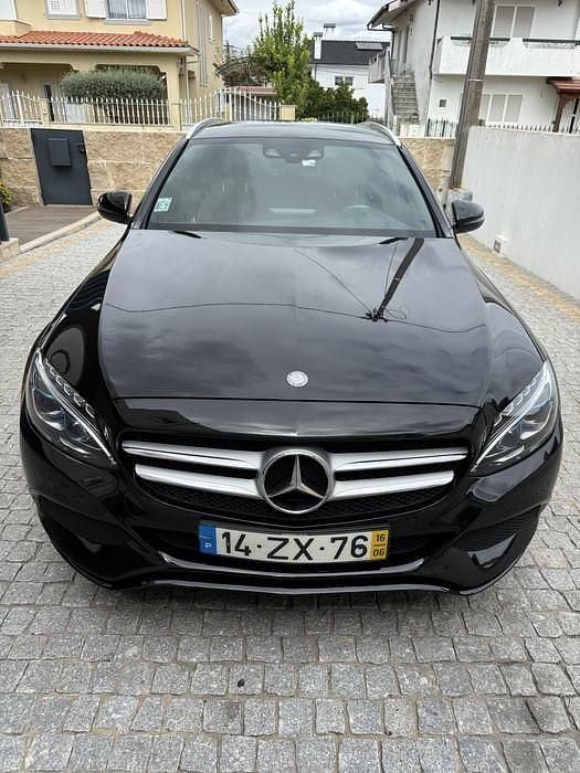 Usado 2016 Mercedes C350e Sedan | € 24.750 - Imagem 1/4