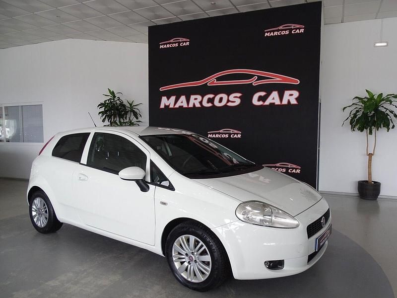Branco Usado 2012 Fiat Punto Citadino | € 4.500 - Imagem 1/4