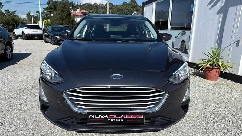 Usado Ford Focus 120 HP (88 kW) 2021 Cinzento Carrinha