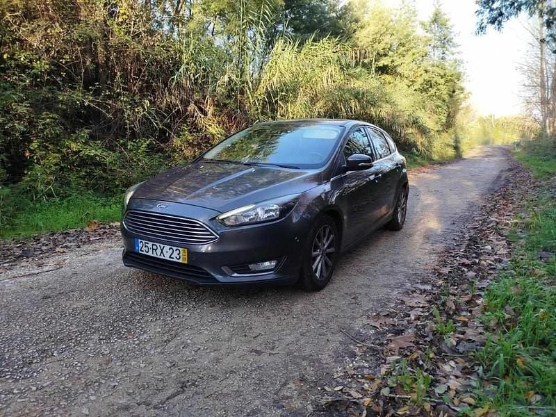 Cinzento Usado 2016 Ford Focus Carrinha | € 9.500 (Preço justo) - Imagem 1/4