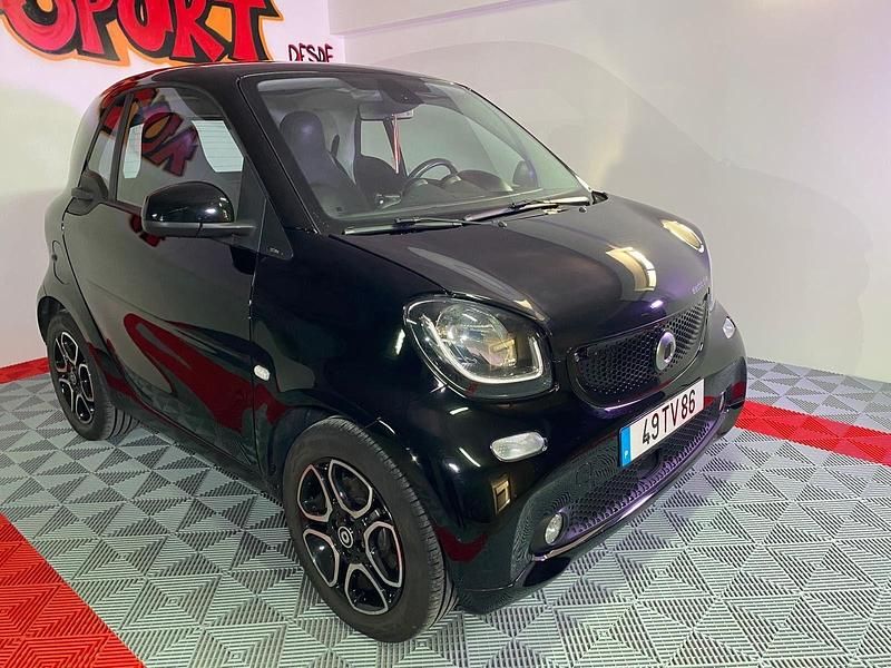 Usado Smart ForTwo Coupé Prime 60 kW (82 HP) 2017 Preto Coupé