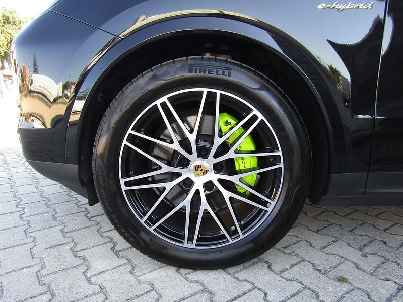 Usado Porsche Cayenne 470 HP (345 kW) 2024 Preto SUV