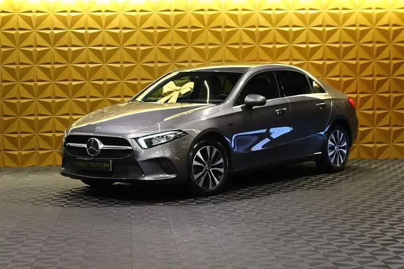Usado Mercedes A250 218 HP (160 kW) 2020 Cinza antracite Sedan