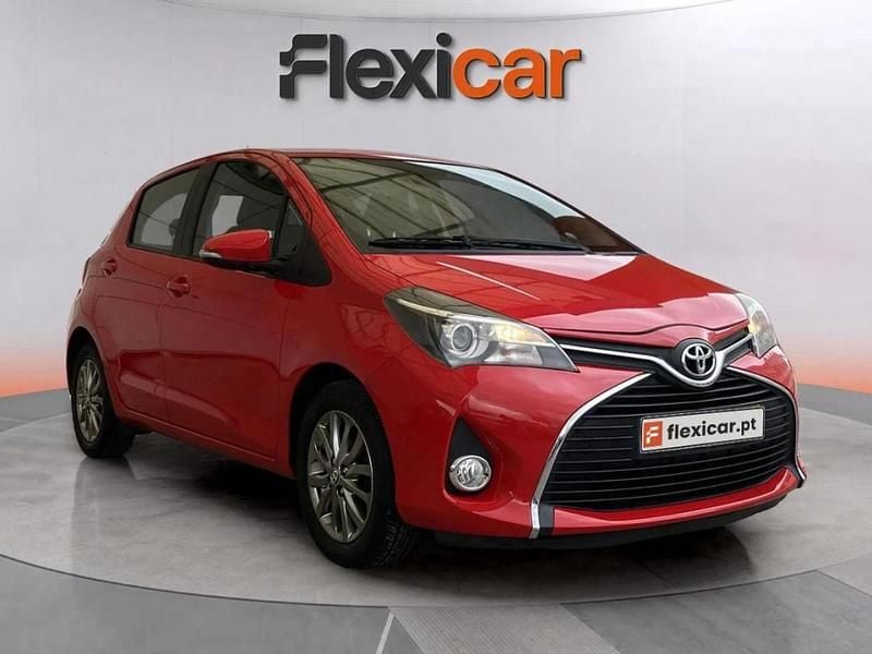 Vermelho Usado 2016 Toyota Yaris Comfort Citadino | € 11.490 (Preço justo) - Imagem 1/4