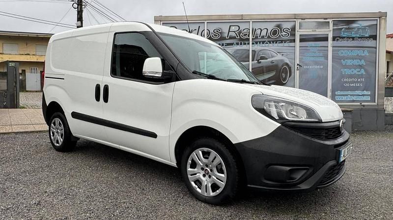 Usado Fiat Doblò 95 HP (69 kW) 2021 Branco Monovolume